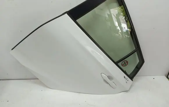 Toyota Prius (XW50) Rear door kolor biały 040