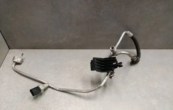 Volkswagen Golf VII Air conditioning (A/C) pipe/hose 5Q0820741B