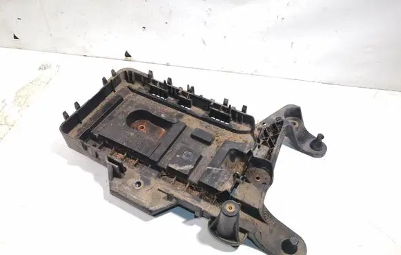 Battery tray