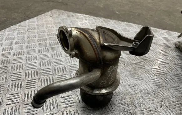 Skoda Octavia Mk3 (5E) EGR valve cooler 04L431512