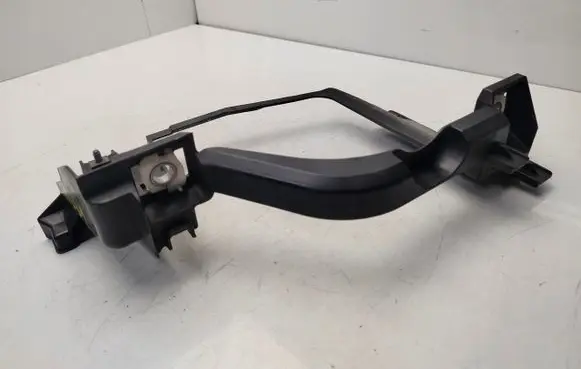 BMW 5 E60 E61 Headlight/headlamp mounting bracket 15873700