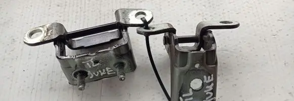 Nissan Juke I F15 Loading door hinge set 4048520