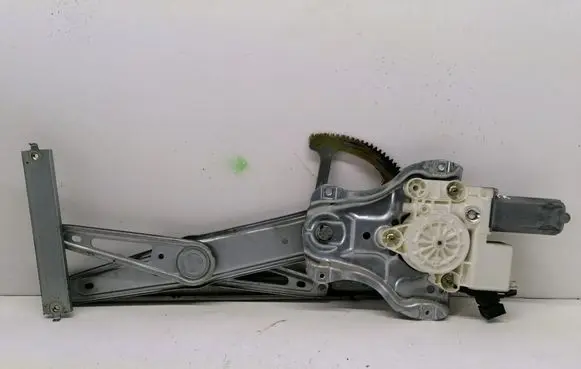 Toyota Corolla E120 E130 Front door window regulator with motor 6984002100 0130822031