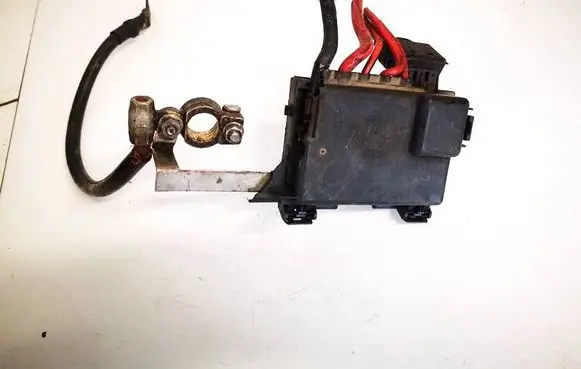 Volkswagen Golf IV Fuse box set 1j0937550