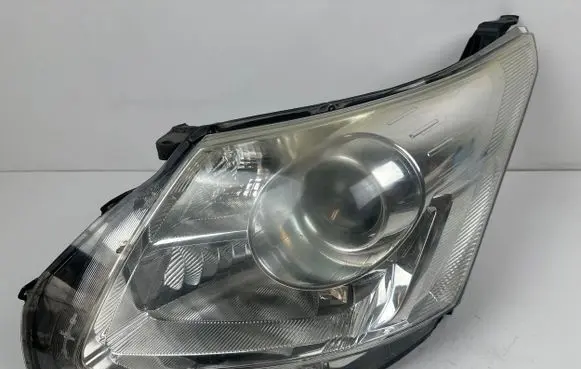 Toyota Avensis T270 Headlight/headlamp 1267502A 270611 H279GLDE