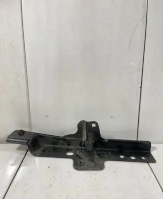 Audi Q7 4L Fender mounting bracket 4L0805697