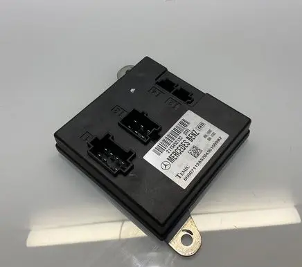 Mercedes-Benz E W211 Comfort/convenience module 2115452132 A2115452132