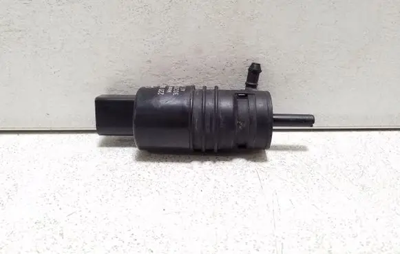 Mercedes-Benz CLS C218 X218 Windscreen/windshield washer pump 2218690121