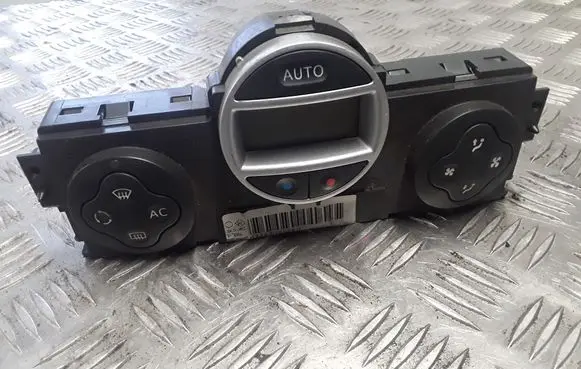Renault Scenic II - Grand scenic II Climate control unit 8200265572