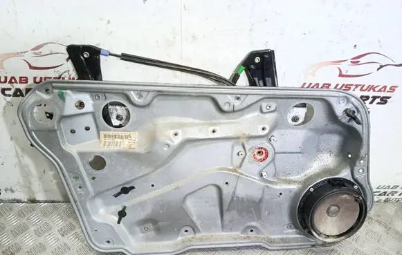 Volkswagen Golf IV Front window lifting mechanism without motor