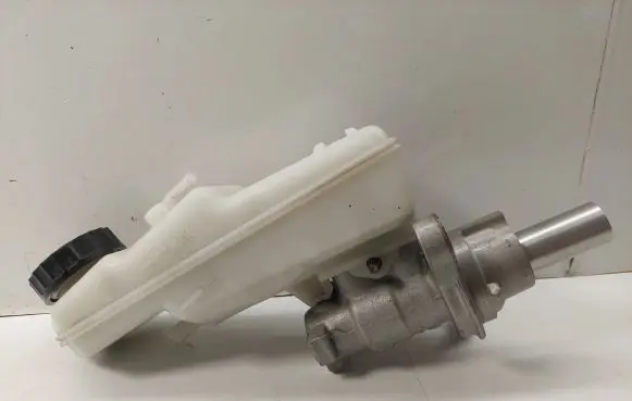 Master brake cylinder