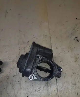 Audi A8 S8 D3 4E Throttle valve 057128063
