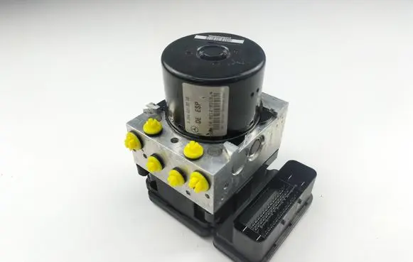 Mercedes-Benz C W204 ABS Pump A2045455132 A2044313712 10021203194