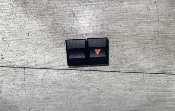Ford Mondeo Mk III Hazard light switch 2S7T13A350DA
