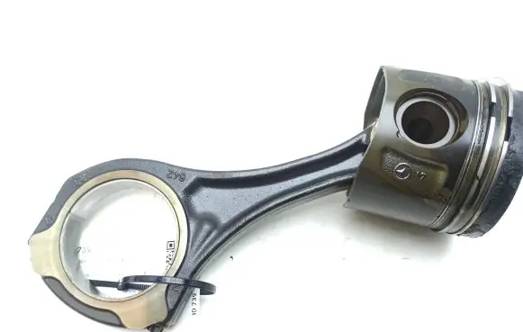 Mercedes-Benz Sprinter W906 Piston with connecting rod 8370 2400362