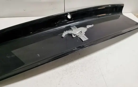 Ford Mustang VI Tailgate trim FR3B6343504BG FR3B6343504
