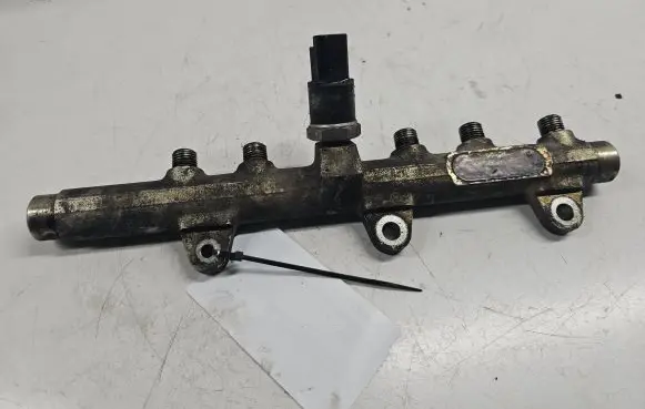 Fuel main line pipe