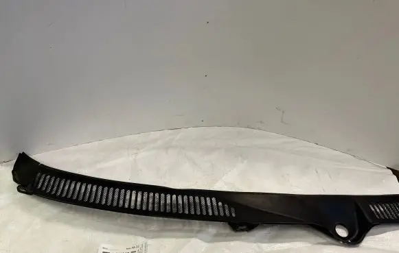 Audi A6 S6 C4 4A Windshield trim 4A1805099