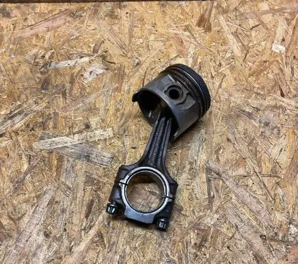 Mercedes-Benz S W126 Piston with connecting rod 11005