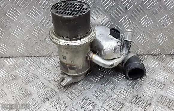 Skoda Octavia Mk3 (5E) EGR valve cooler 04L131512D