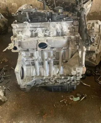 Peugeot 2008 I Engine 8H01 0715666 10FDCG