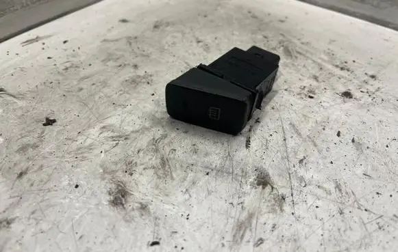 Hyundai Tucson JM Windscreen/window heater switch