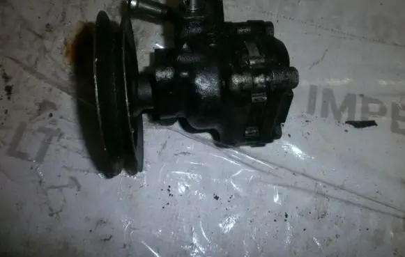 Mitsubishi Lancer Power steering pump 4408964