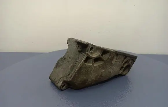 Volkswagen Transporter - Caravelle T5 Engine mount vacuum valve 038199207AF