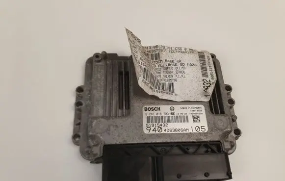 Alfa Romeo Giulietta Engine control unit/module 0281018703 51915432