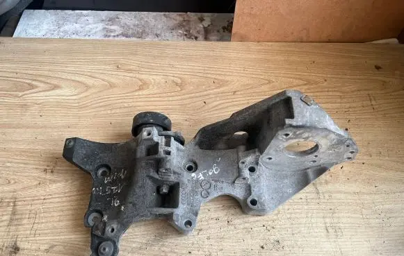 Generator/alternator bracket