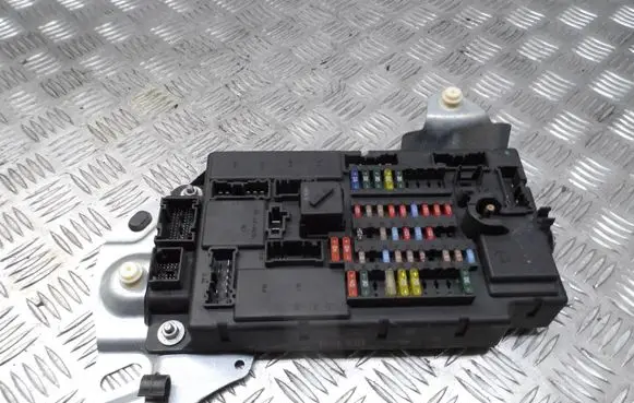 Mini One - Cooper Coupe R56 Fuse module 3453734
