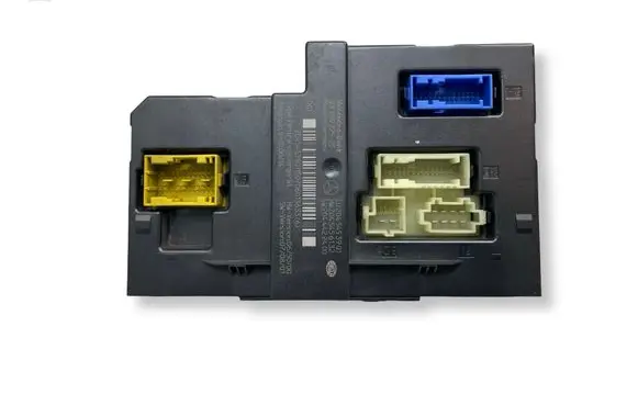 Mercedes-Benz C W204 Fuse module 2045453901 2045456132 2044422400
