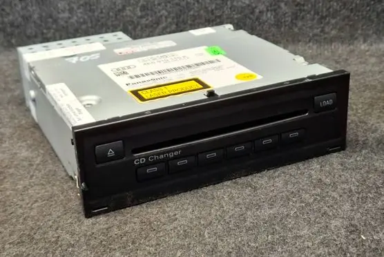Audi A8 S8 D3 4E CD/DVD changer 4E0910110K