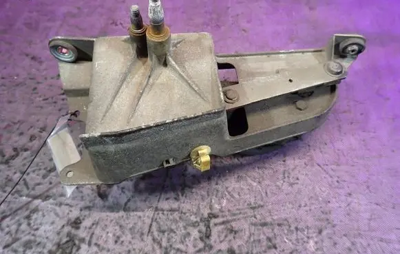 Front wiper linkage and motor