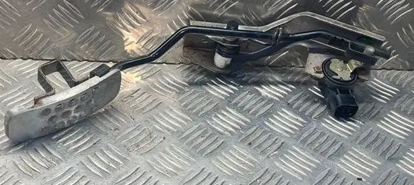 Nissan X-Trail T30 Accelerator throttle pedal 16919AM810