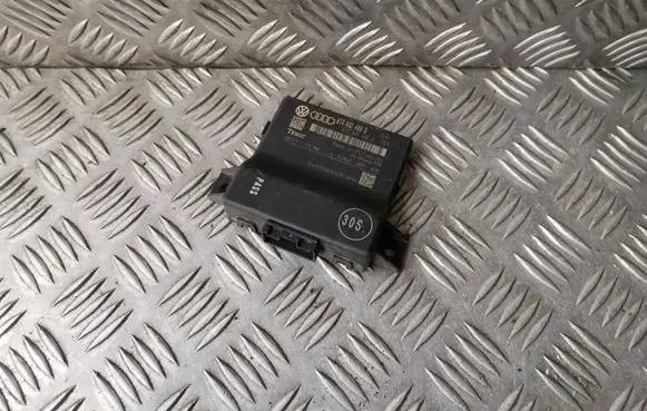 Audi A4 S4 B8 8K Gateway control module 8T0907468D