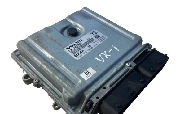 Volvo XC60 Engine control unit/module P31303388 0281015286