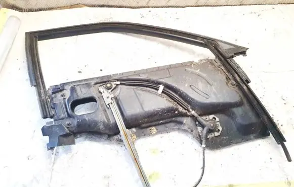 Audi 80 90 S2 B4 Front door window/glass frame 