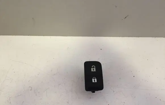 Volvo V50 Central locking switch button 0565832