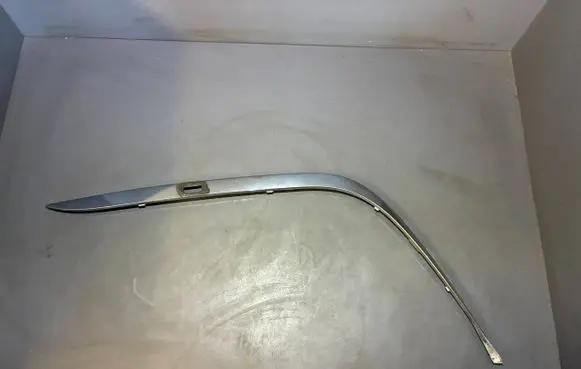 BMW 7 E38 Front bumper splitter molding 8125438 8168105