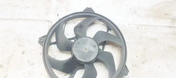 Peugeot 406 Radiator cooling fan shroud