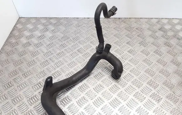 Mercedes-Benz B W245 Engine coolant pipe/hose A6402001352
