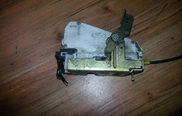 Ford Escort Rear door lock 93BG220A20BA