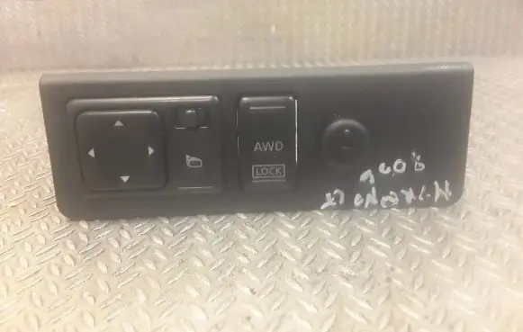 Nissan Murano Z50 A set of switches 