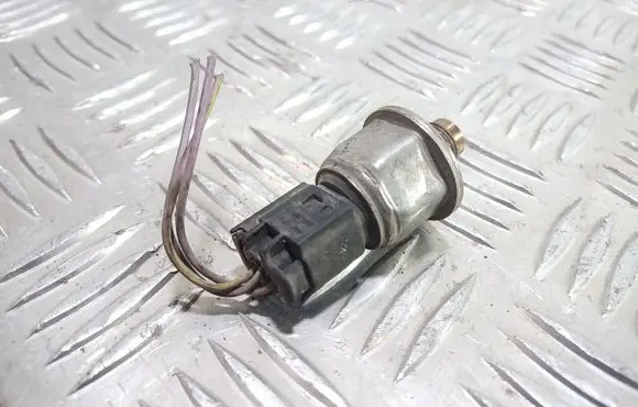 Volkswagen Golf IV Air conditioning (A/C) pressure sensor 
