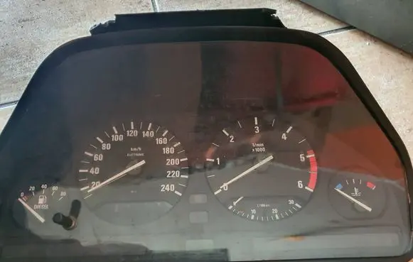 BMW 5 E34 Speedometer (instrument cluster) 6160531013 9220300972 8362398