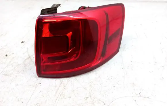Volkswagen Jetta VI Rear/tail lights