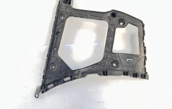 Audi Q7 4M Bumper support mounting bracket corner 4M0807453A