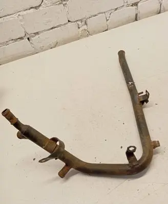 Engine coolant pipe/hose
