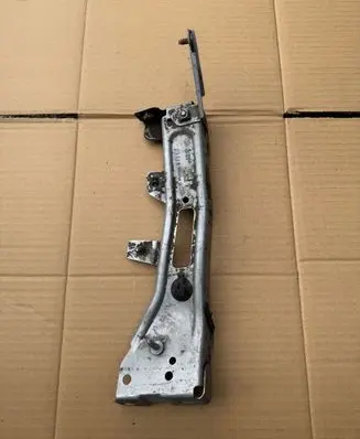 Audi A4 S4 B9 Fender mounting bracket 8W0821136B